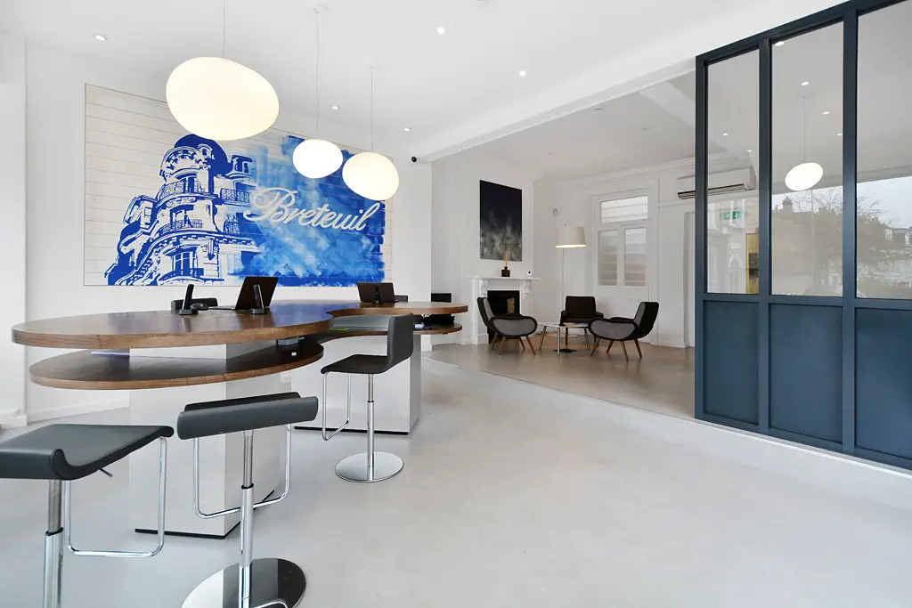 White microcement floor in the Breteuil office, Fulham Road