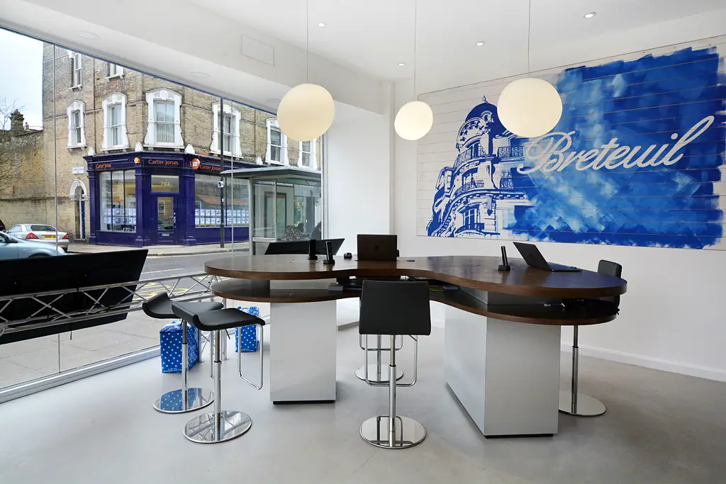 White microcement floor in the Breteuil office, Fulham Road